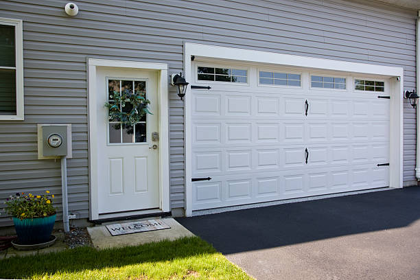 24/7 Emergency Garage Door Roller Replacement experts in Bath County County, KY